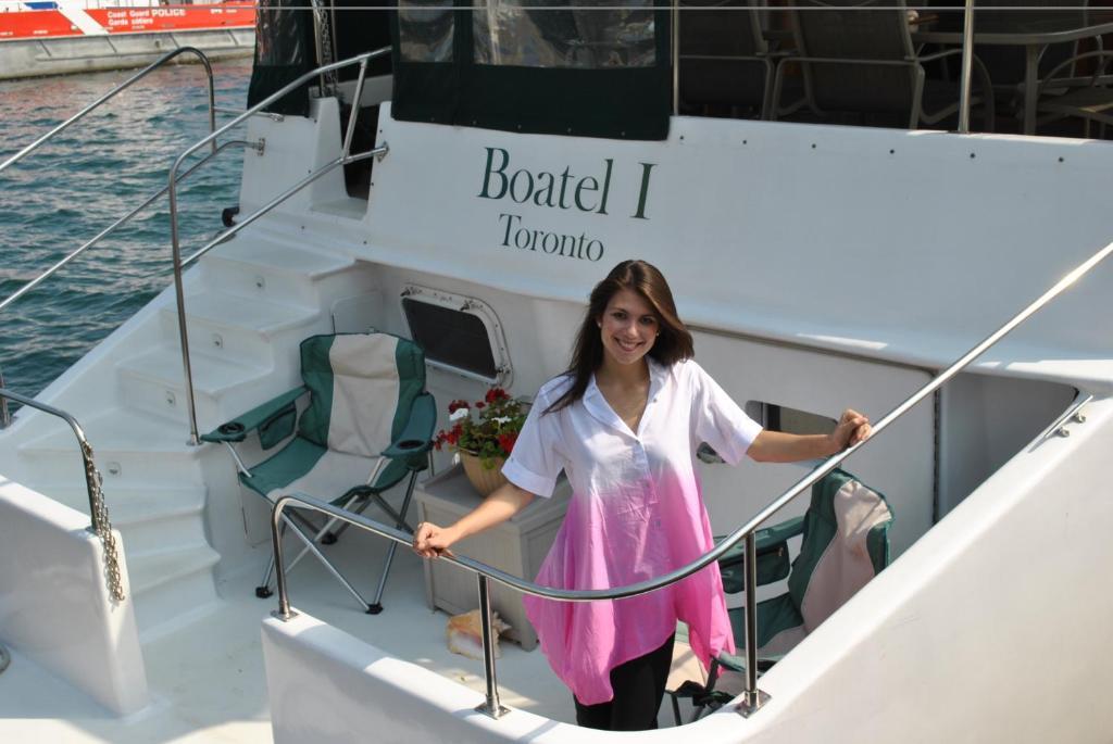 Bed and Breakfast Making Waves Boatel Торонто Экстерьер фото