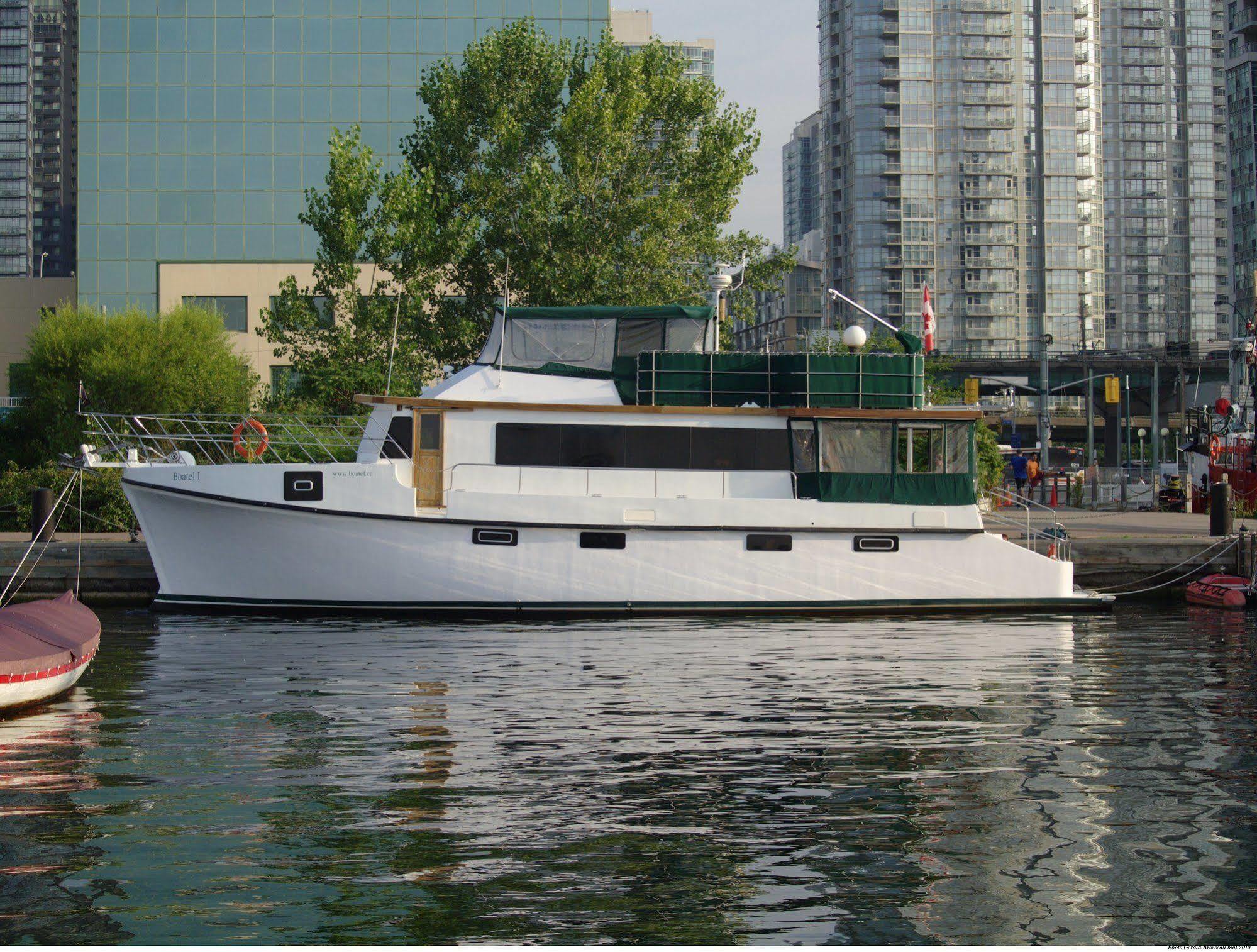 Bed and Breakfast Making Waves Boatel Торонто Экстерьер фото