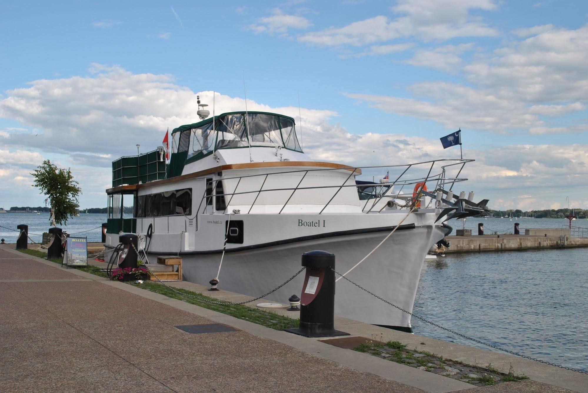 Bed and Breakfast Making Waves Boatel Торонто Экстерьер фото