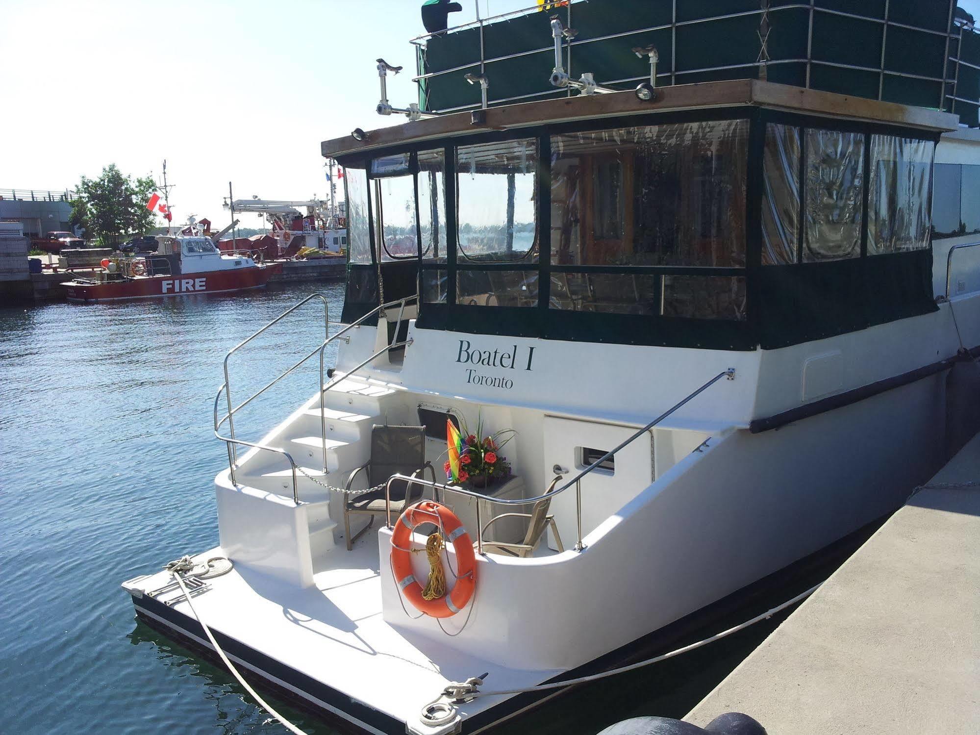 Bed and Breakfast Making Waves Boatel Торонто Экстерьер фото